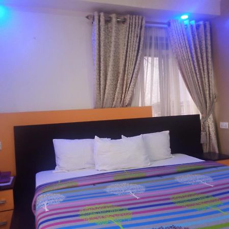 Alluring View Hotel - Toyin Sreet Ikeja Kültér fotó