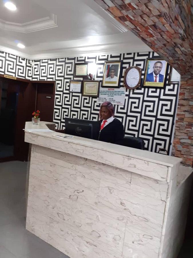 Alluring View Hotel - Toyin Sreet Ikeja Kültér fotó
