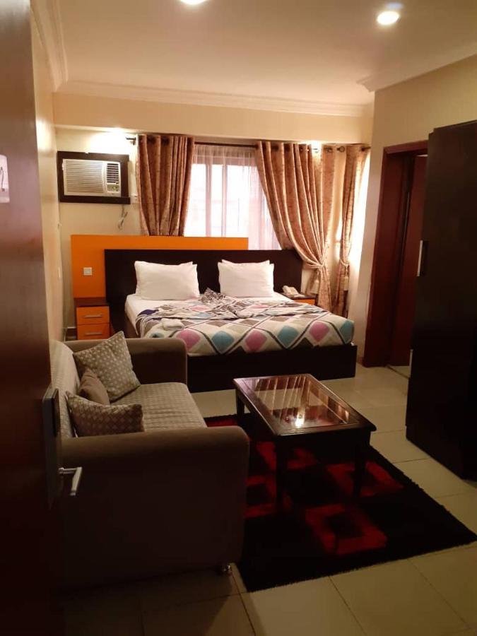 Alluring View Hotel - Toyin Sreet Ikeja Kültér fotó