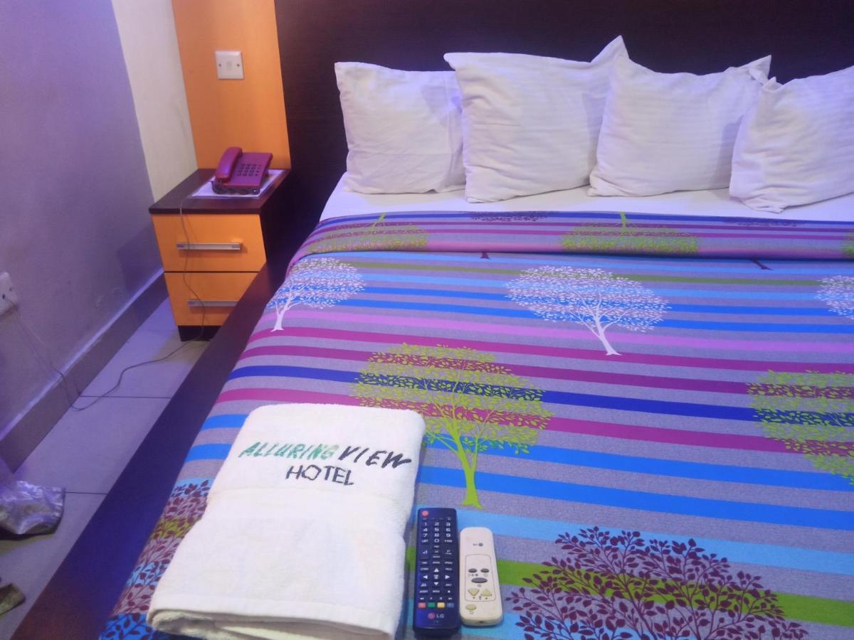 Alluring View Hotel - Toyin Sreet Ikeja Kültér fotó