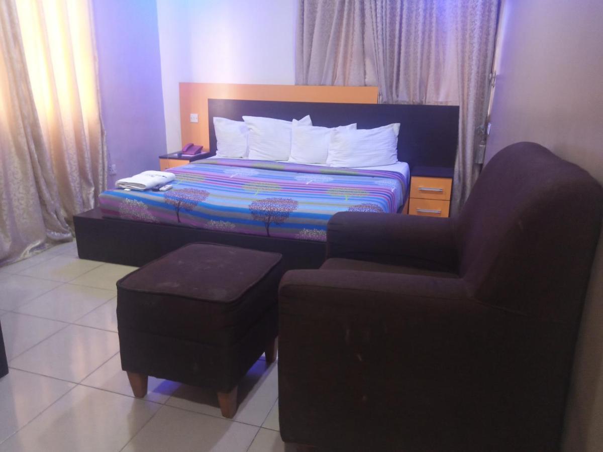 Alluring View Hotel - Toyin Sreet Ikeja Kültér fotó